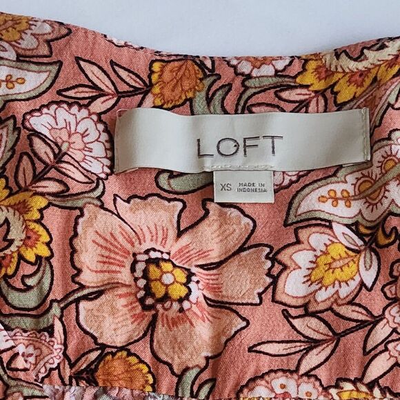 LOFT Blouse Womens Sz XS Multi Floral Ruffle Elastic Sleeve V Neck Lightweight - Picture 2 of 7